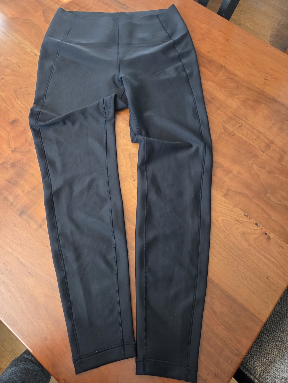 Woman's Aritzia Golden Butter Soft Leggins.